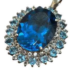 K18WG　ブルートパーズ　ネックレス