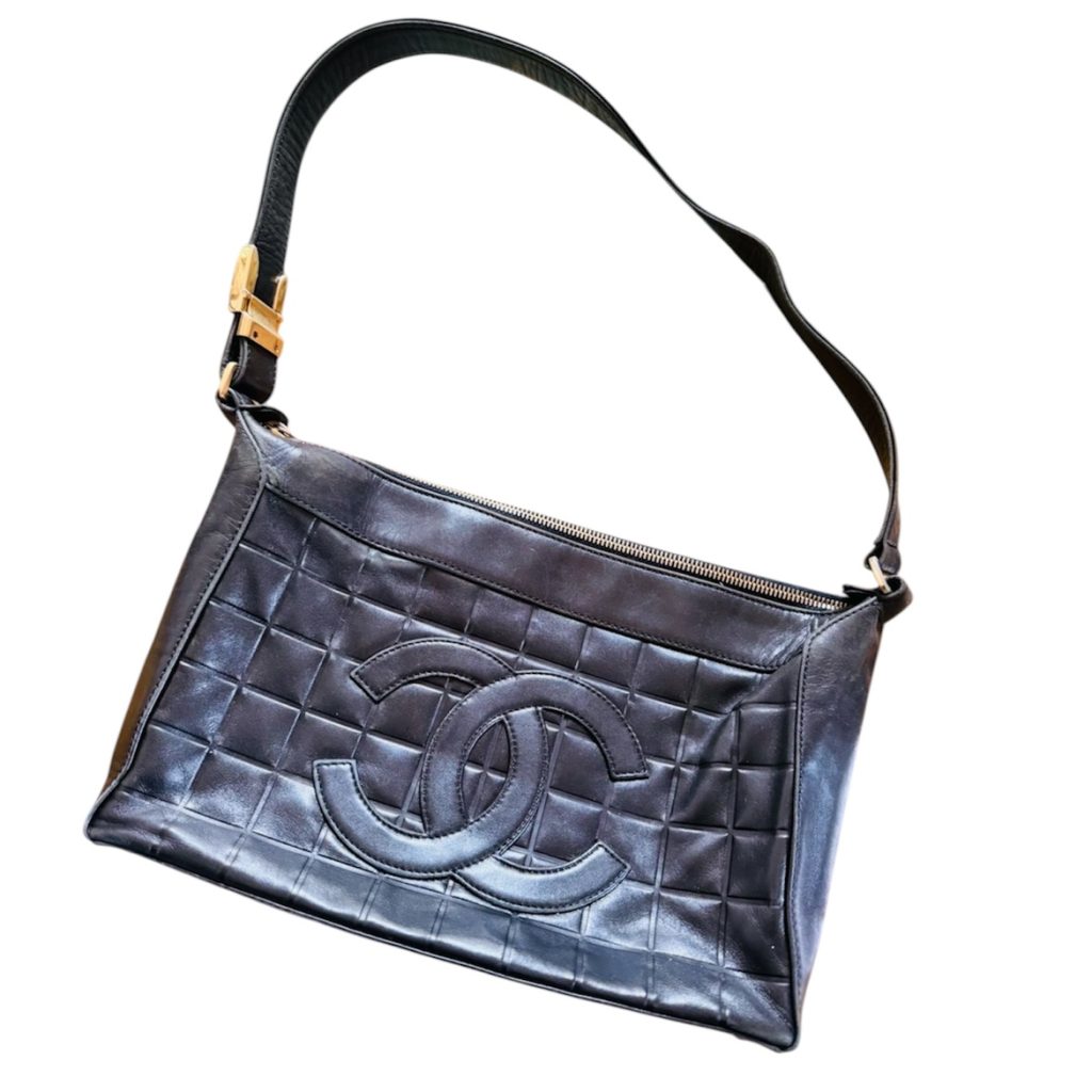 シャネル（CHANEL）チョコバー ライン ショルダーバッグ