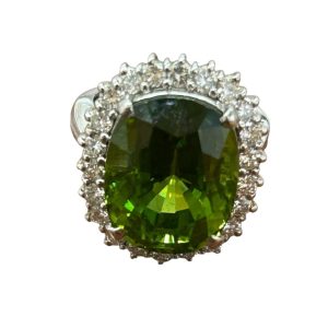 Pt900 ペリドット20ct付きリング