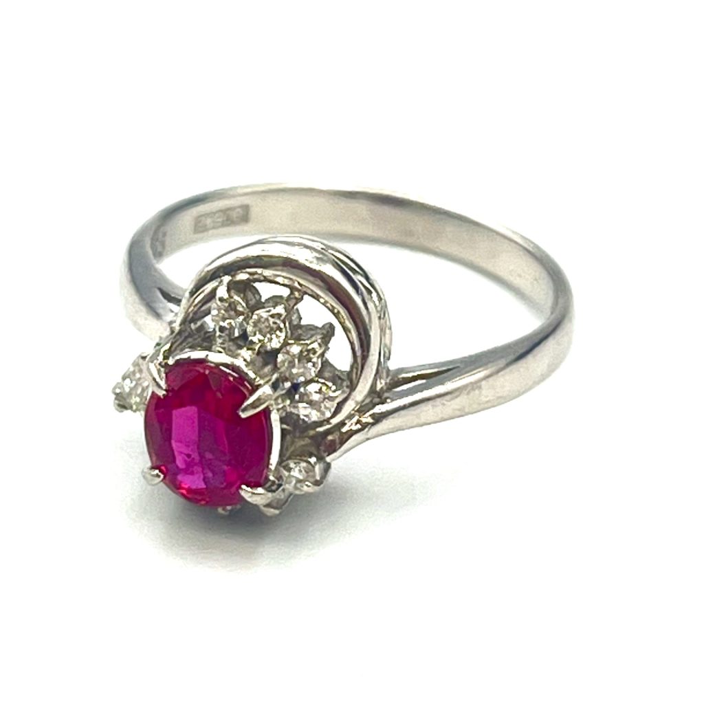Pt900 プラチナ ルビー ダイヤモンドリング ジュエリー 査定無料 高価買取｜前橋市江木町