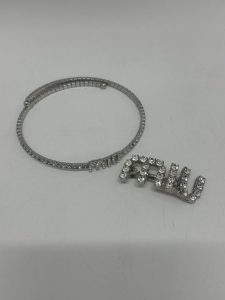 miumiu ラインストーンチョーカー＆ロゴバレッタ