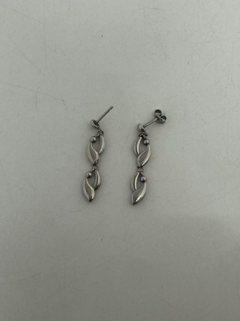 Pt850 デザイン ロングピアス