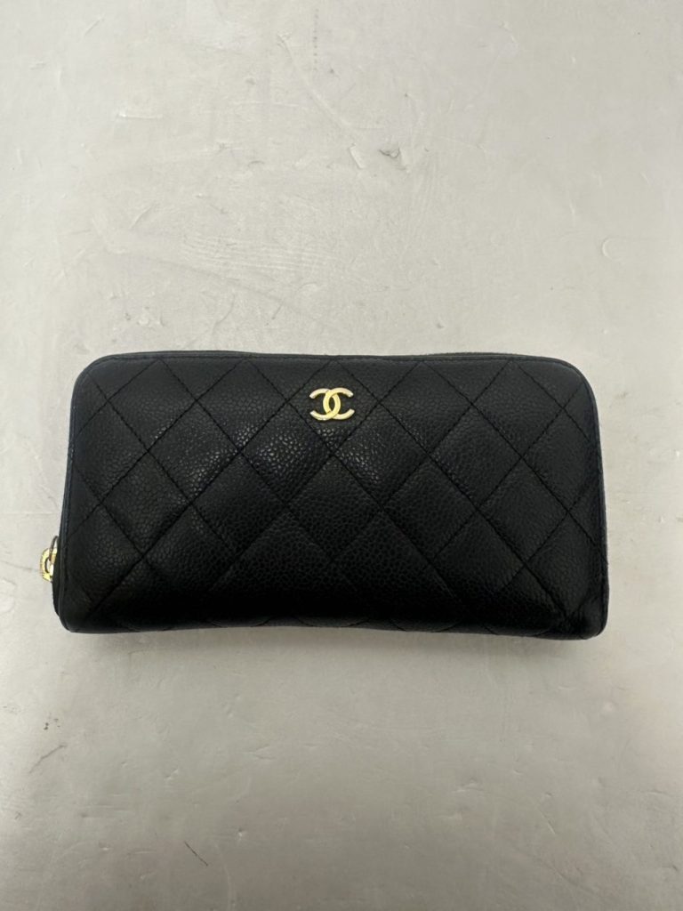 CHANEL キャビアスキン マトラッセ ラウンドファスナー長財布
