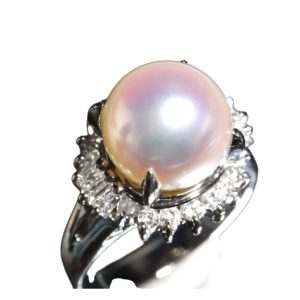 K14WG(ホワイトゴールド) パール8ct メレ0.37ct リング