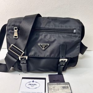 PRADAショルダーバッグ
