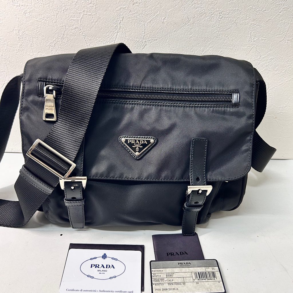 PRADAショルダーバッグ