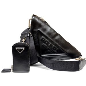 PRADA　プラダ　ショルダーバック　エンボス　トライアングル