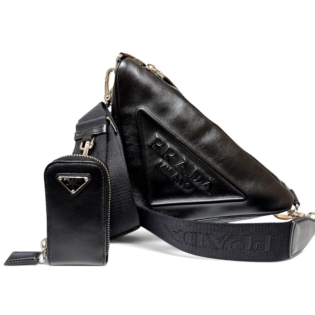 PRADA　プラダ　ショルダーバック　エンボス　トライアングル