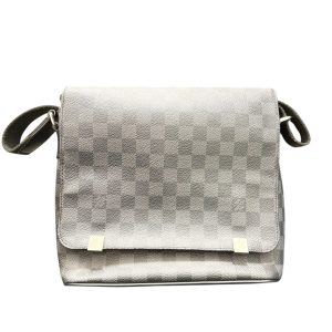Louis Vuitton ルイヴィトン ディストリクト PM NV3 ショルダーバック　札幌 東区 元町