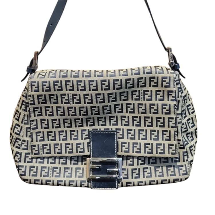 FENDI　マンマバケット　ズッカ柄