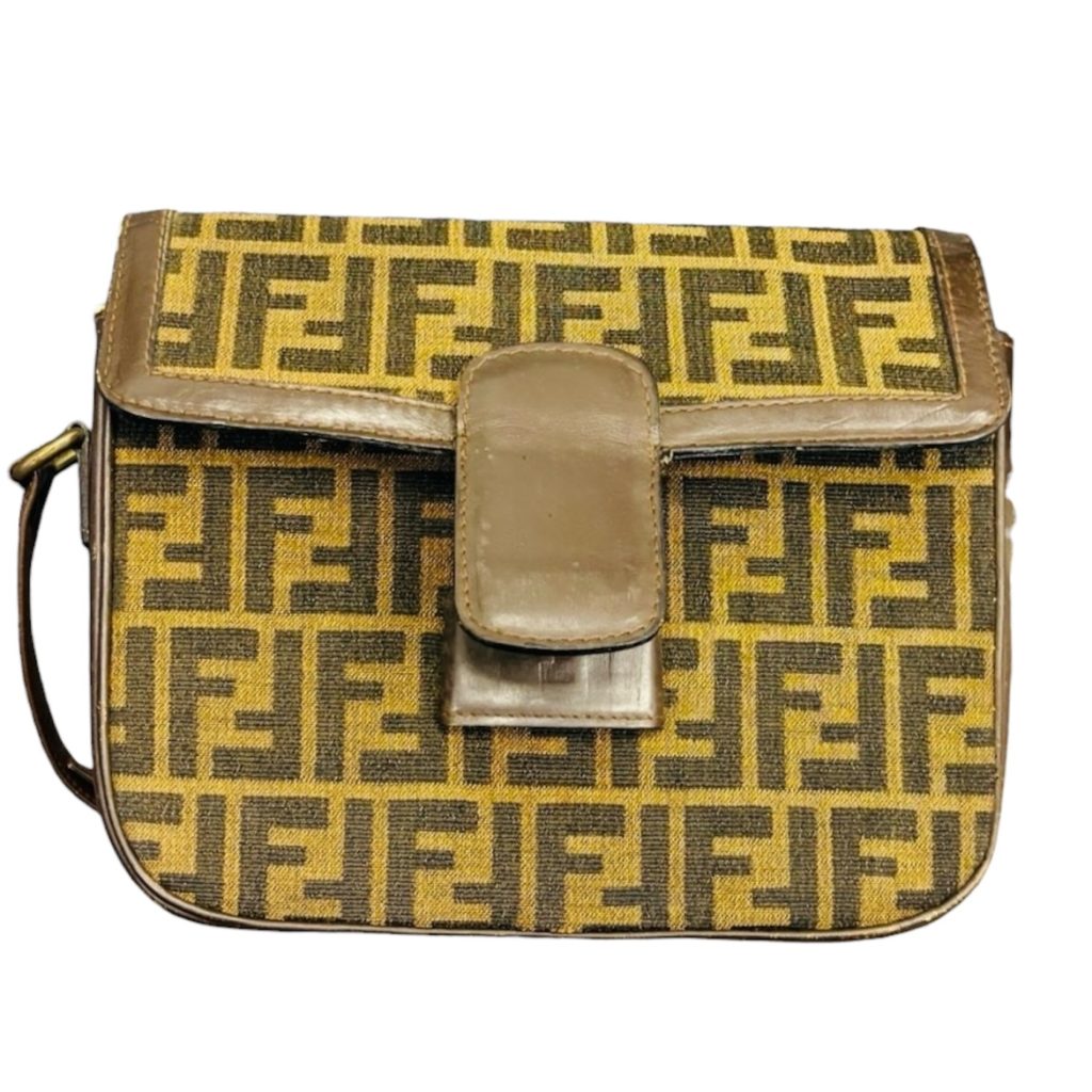 フェンディ（FENDI）ズッカ柄 ショルダーバッグ