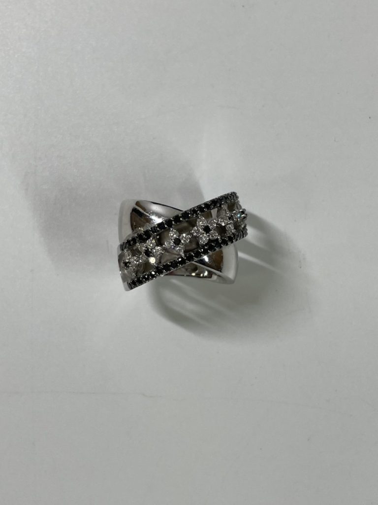 ポンテヴェキオ イヤリング  K18WG リング