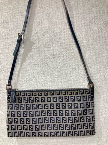 フェンディ ショルダーバッグ