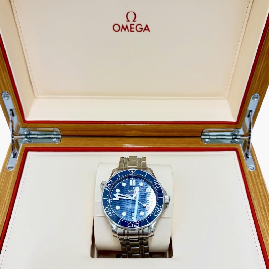 OMEGA/オメガ/シーマスター/ダイバー300M/コーアクシャルマスター/クロノメーター/ブルー文字盤/シースルーバック/腕時計