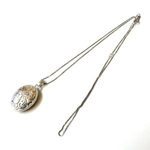 【K18WG (金)】ネックレス