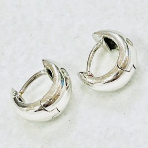 金の高価買取ならさすがや|あきる野市深沢| K18WG ピアス