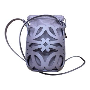 ロエベ LOEWE アナグラムカットアウト ショルダーバッグ