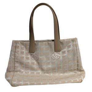 シャネル　CHANEL　ニュートラベルトートバッグ