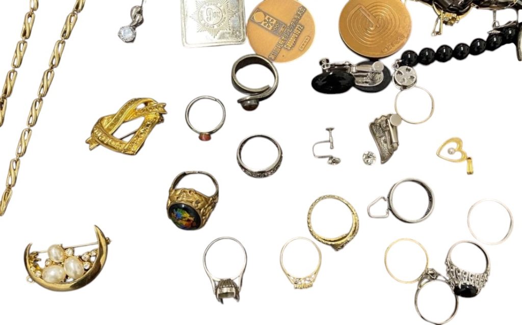 メッキ　アクセサリー　まとめ　金　プラチナ　シルバー　リング　ネックレス　ブレスレット　イミテーション