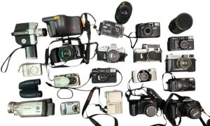 カメラ　レンズ　一眼レフ　デジタルカメラ　Canon　Nikon　Sony　フィルムカメラ　カメラバッグ　三脚