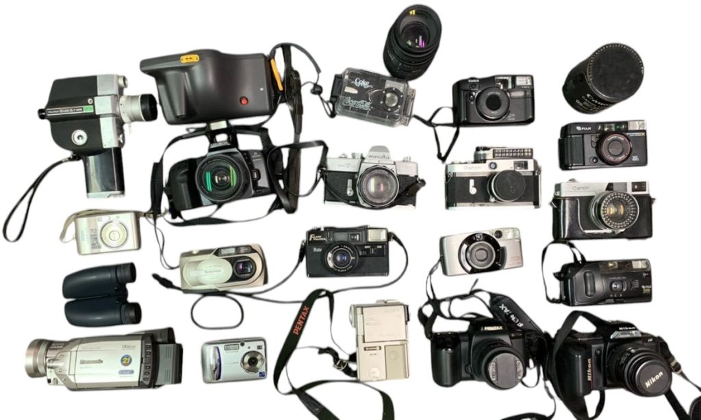 カメラ　レンズ　一眼レフ　デジタルカメラ　Canon　Nikon　Sony　フィルムカメラ　カメラバッグ　三脚