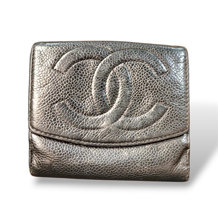 【ココマーク キャビアスキン 二つ折り財布】CHANEL【Cランク】