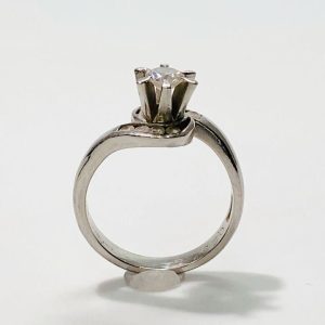 プラチナ Pt900 ダイヤモンド付き リング