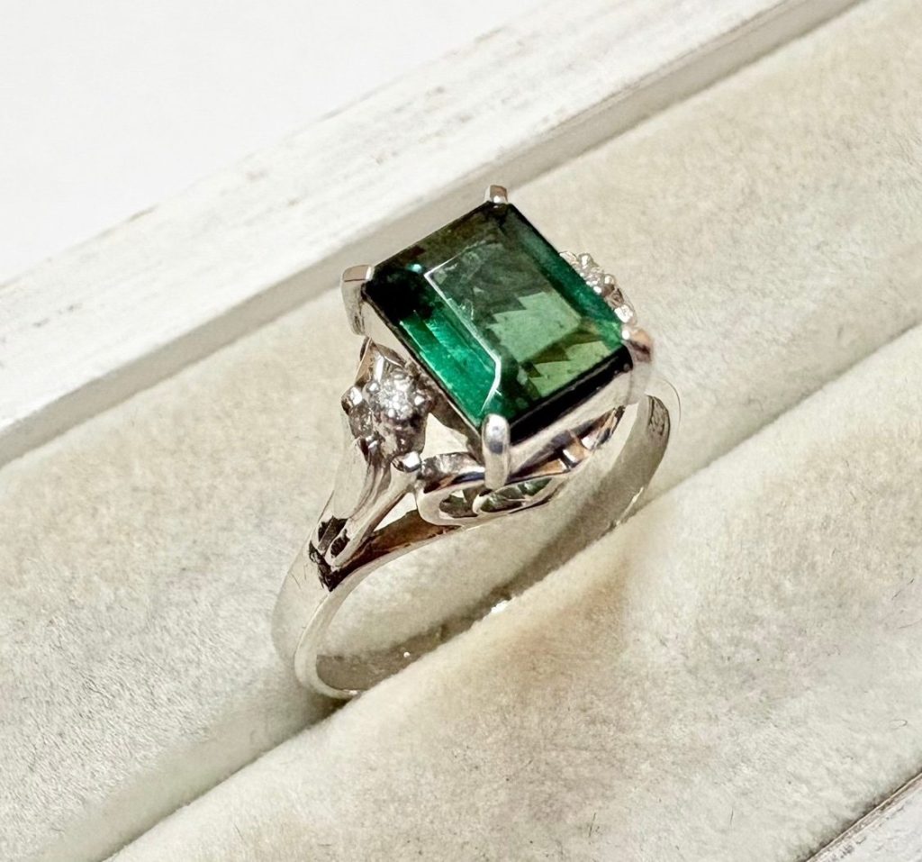 Pt900 プラチナ エメラルド メレダイヤ リング アクセサリー ジュエリー 貴金属