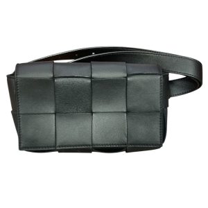 ボッテガ・ヴェネタ（Bottega Veneta）カセット ショルダーバッグ