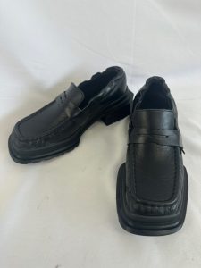Dr. Martens MAYBOLE スクエアトゥ ローファー