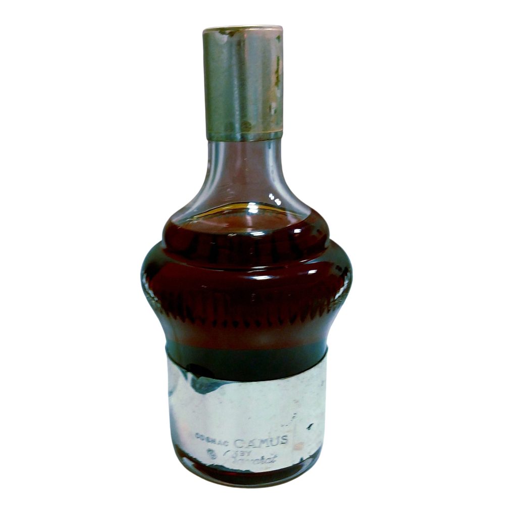 カミュ シルバートップ 700ml