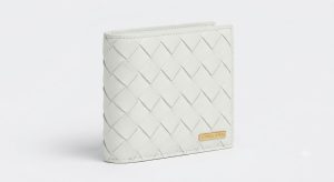 Bottega Veneta（ボッテガ・ヴェネタ）イントレチャート 二つ折りファスナーウォレット