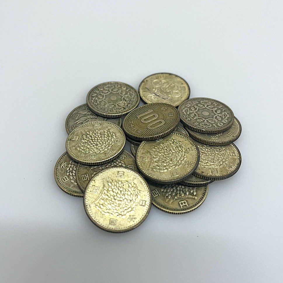 100円銀貨　(鳳凰、稲穂、五輪)