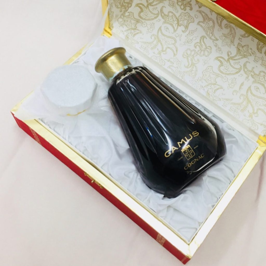 お酒の買取ならさすがや！|福生市南田園| CAMUS カミュ バカラ カラフェ