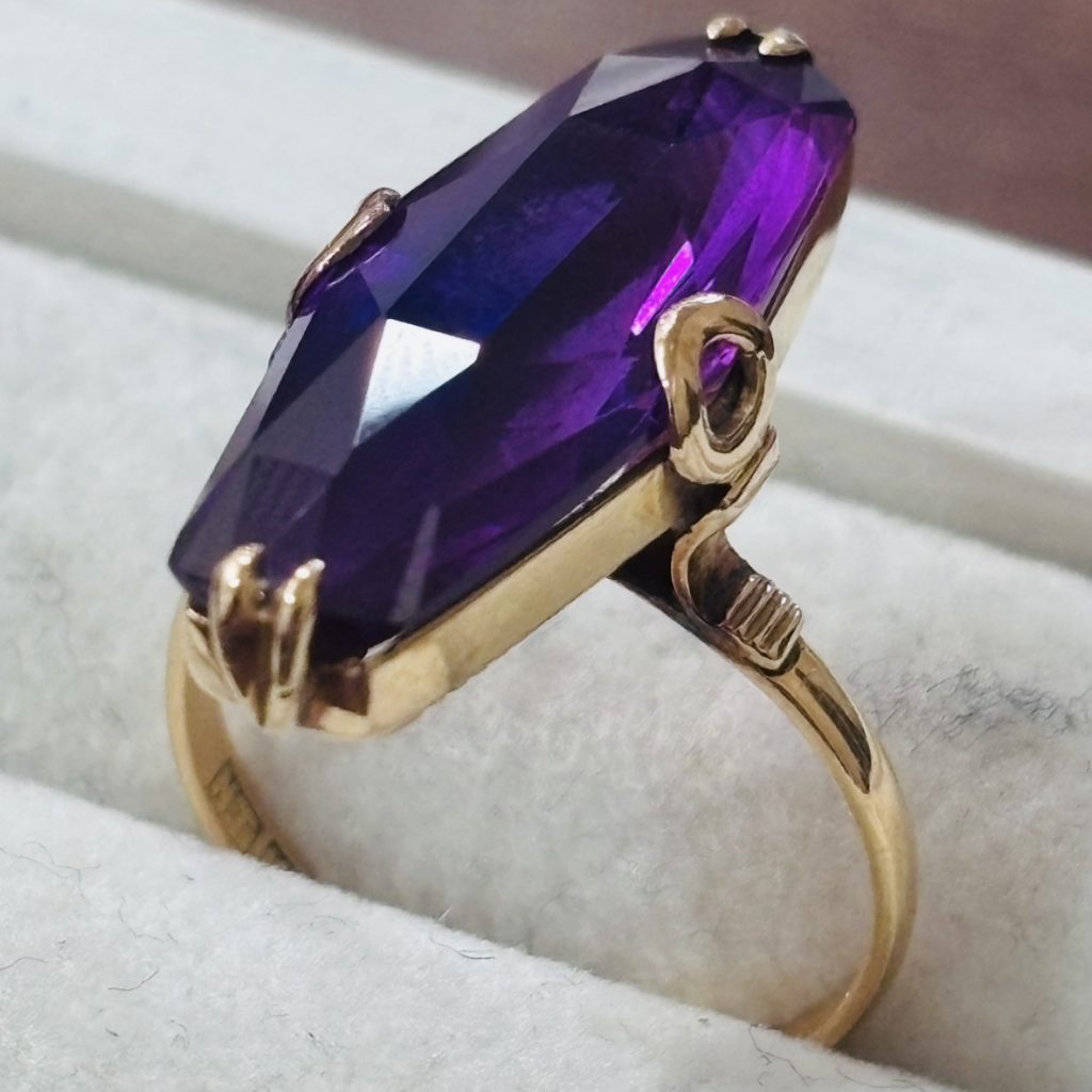【相場高騰！】K18(18金) リング 宝石付き 貴金属 アクセサリー