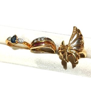 【K18Pt900リング（指輪）】18金・貴金属・アクセサリー・サファイヤ・メレダイヤモンド