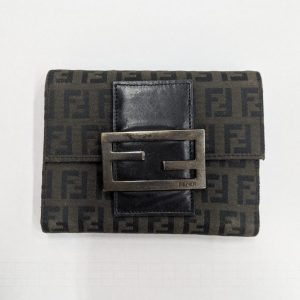 FENDI　フェンディ　ズッカ　財布　三つ折り　FFロゴ　キャンバス
