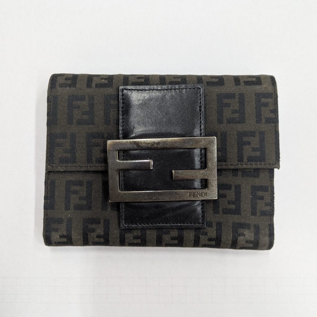 FENDI　フェンディ　ズッカ　財布　三つ折り　FFロゴ　キャンバス