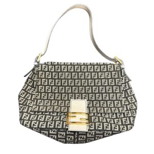 FENDI　マンマバケットバッグ