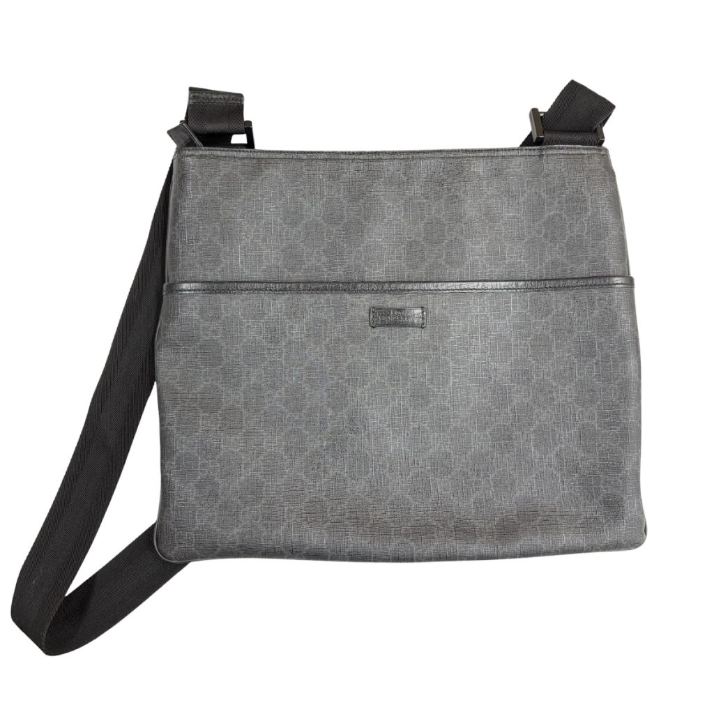 GUCCI（グッチ）　GGキャンバス　斜め掛けショルダーバッグ
