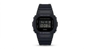 G-SHOCK ジーショック　GA-2100 シリーズのフルメタルモデル（GM-B2100D-1AJF）