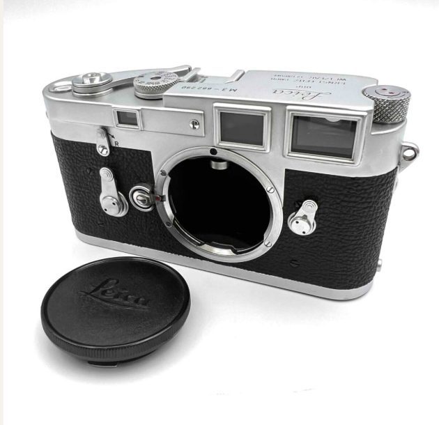 カメラ　Leica（ライカ）のレンジファインダー式フィルムカメラ「M3」