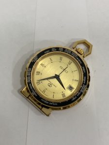 GUCCI ワールドタイム アラーム クォーツ トラベルクロック