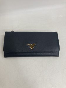 プラダ サフィアーノレザー フラップ長財布