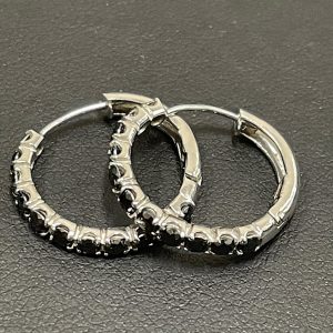 金価格が高騰している今がチャンスです！| pt900プラチナピアスの買取| 取手市藤代