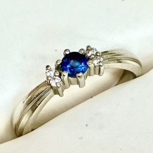 Pt900 サファイア・メレダイヤリング