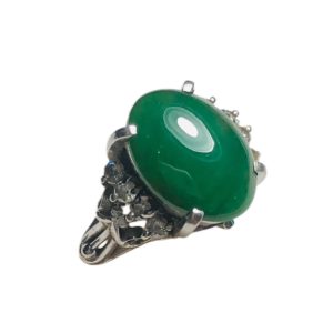Pt900(プラチナ900)　ヒスイ10ct、メレダイヤ　リング