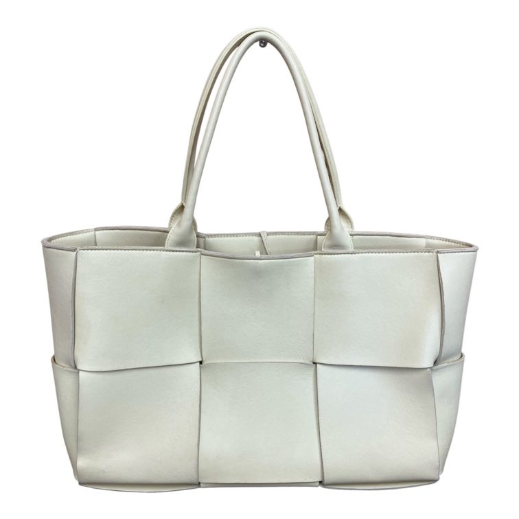 ボッテガ・ヴェネタ（BOTTEGA VENETA）「ザ・アルコ トート（ARCO TOTE）」