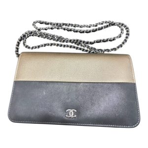 シャネル「バイカラー チェーンウォレット シルバー金具」をお買取りいたしました！