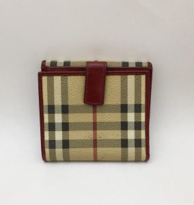 【三沢市】　バーバリー　二つ折り財布　をお買取り致しました！